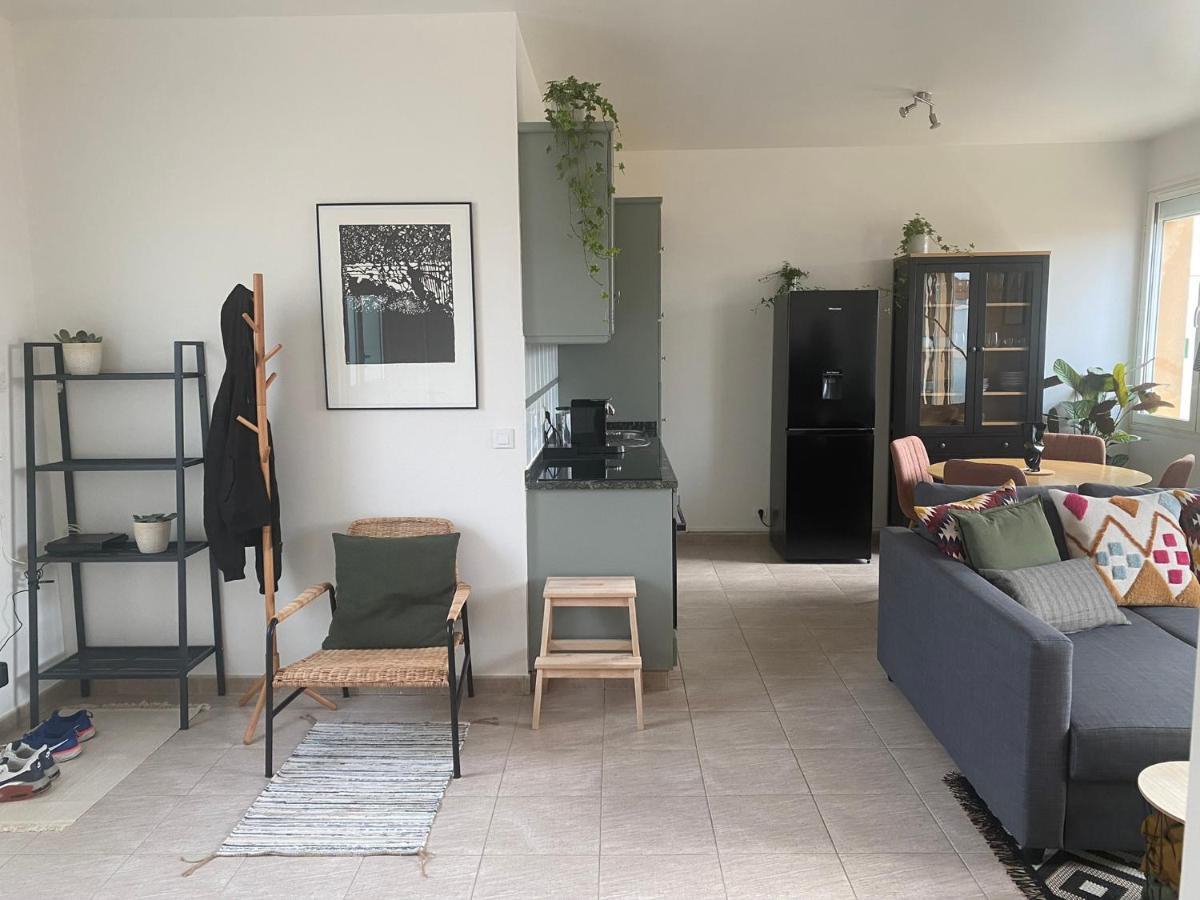 Appartement 2 Pieces De 44M² En Centre Ville Magny-les-Hameaux Kültér fotó